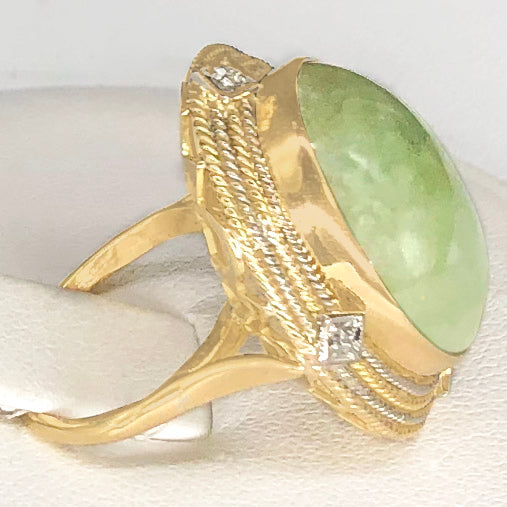 14K Gold Oval Green Stone (Jadeite?) Ring CR0040