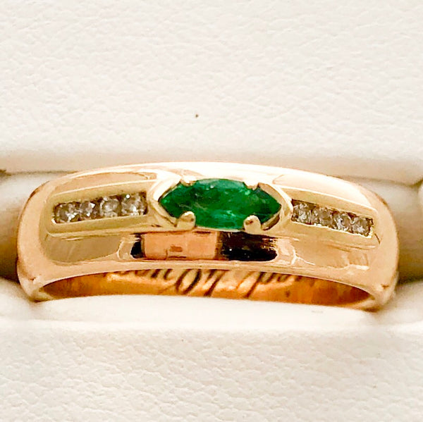 18K Yellow Gold Band Sideways Marq Emer Diam Acct Band Ring - CR0063
