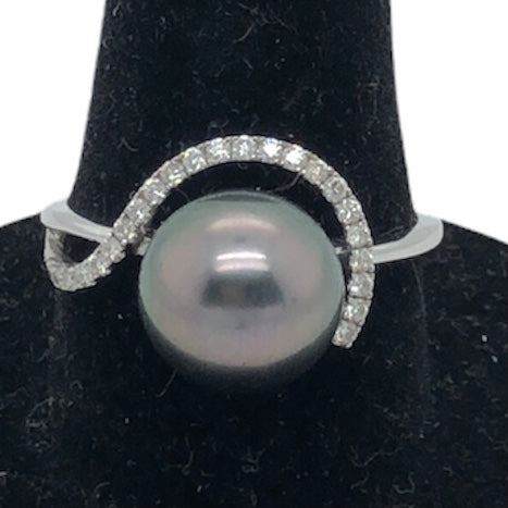 14K White Gold Black Pearl Ring with Diamond Accents  CR0269
