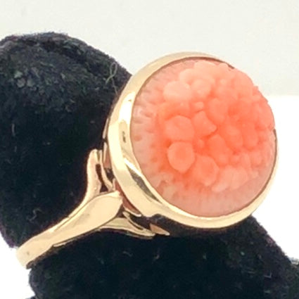 14K Yellow Gold Ring with Carved Coral Plaque  CR0305