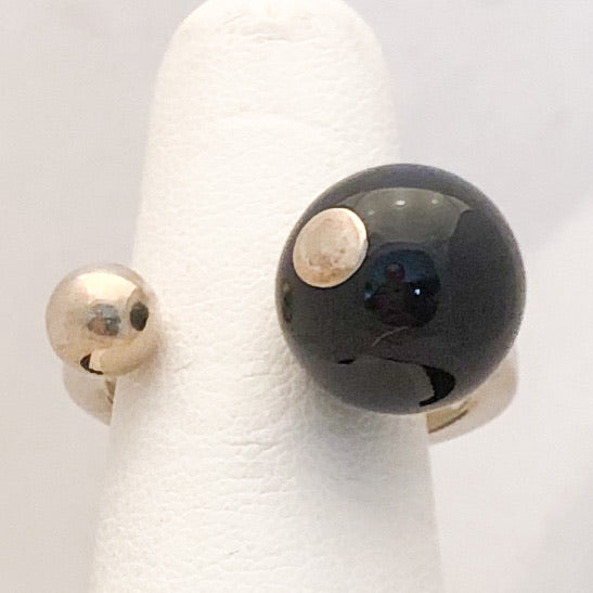 Sterling Silver Onyx Ball Open Front Ring   JSI0118
