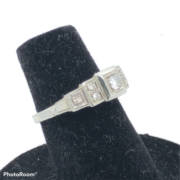 Vintage 18K White Gold Diamond Ring  SI0074