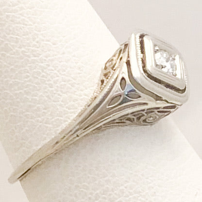 18K White Gold Filigree Ring with Clear Stones   JSI0128